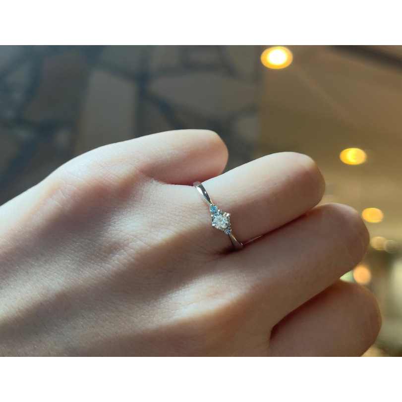 ciel シエル Pt900 0.18ct お急ぎ納品 センターダイヤ付 アイスブルーダイヤメレ